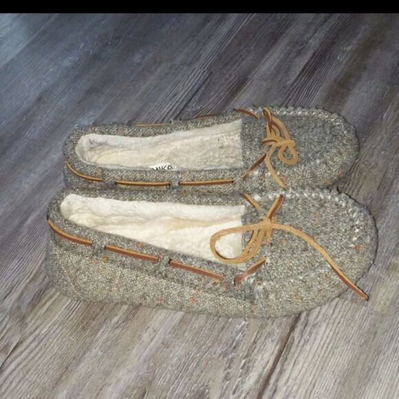 Minnetonka grayish tweed moccasins Sz 8. EUC only worn a few times - Picture 4 of 8